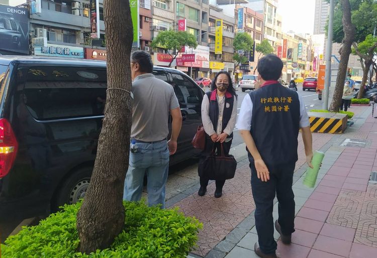 李男遭拘提到案後仍拒繳。桃園分署提供