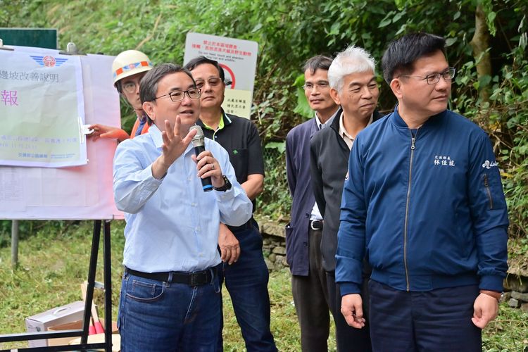 劉櫂豪曾邀集時任交通部長林佳龍、公路總局長許鉦漳進行視察會勘。劉櫂豪競選總部提供