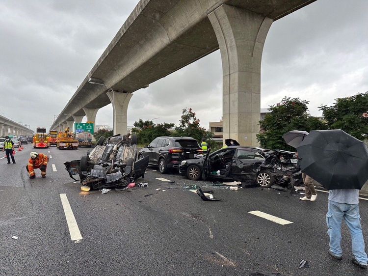 車禍現場搶救。桃園市消防局提供