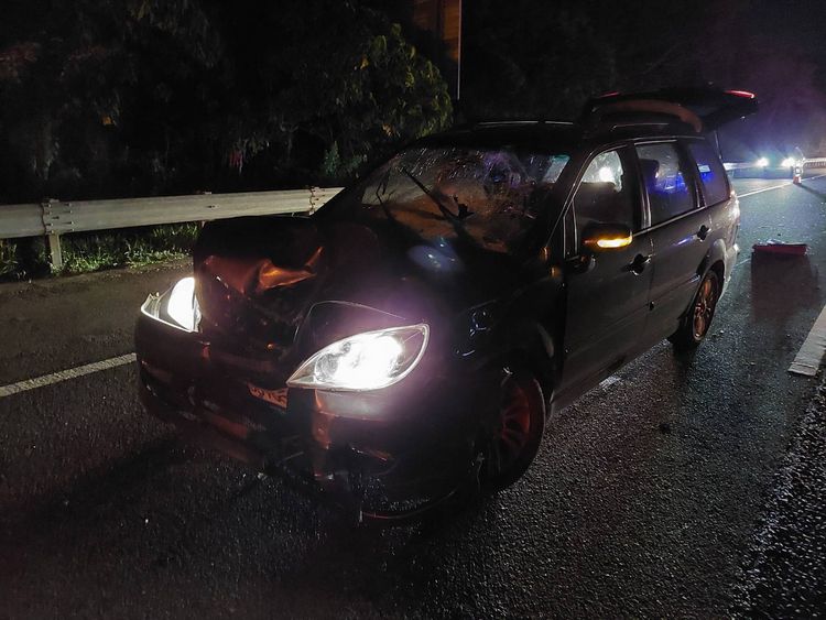 王男因車輛故障停於內側車道慘遭後方車輛追撞。國道警察提供