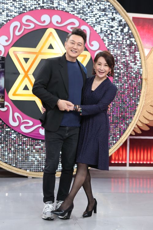 陳亞蘭(右)和何篤霖睽違16年再合作。張哲鳴攝