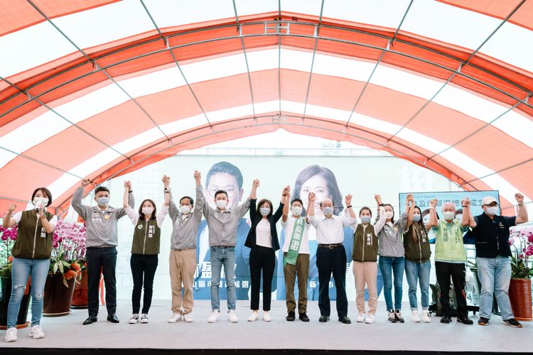 沈慧虹今天出席議員候選人林盈徹競選總部成立大會，柯建銘、林智堅均到場支持。沈慧虹競辦提供