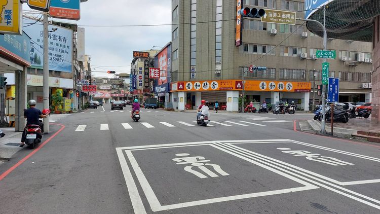 苗栗市中山路、至公路口，平時交通流量甚大。楊永盛攝