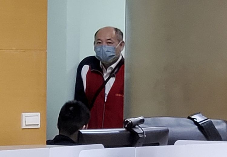 珍菌堂榮譽董事曾欽章100萬交保。呂志明攝