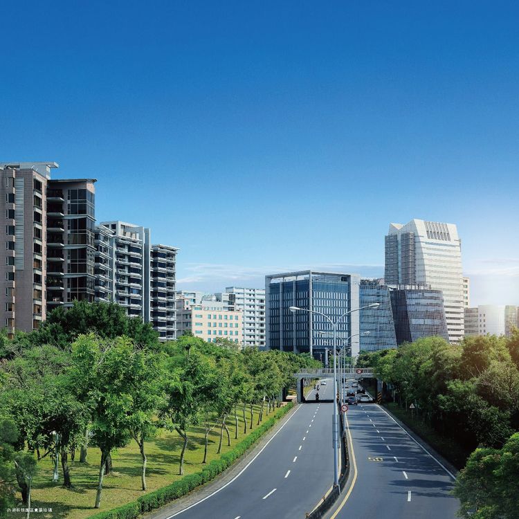 港墘站周邊現階段新案只有「基泰碧湖」，市場供不應求推升價格，社區每坪成交115~117萬元，根據銷售人員說法，市場人氣相當踴躍。翻攝基泰碧湖臉書