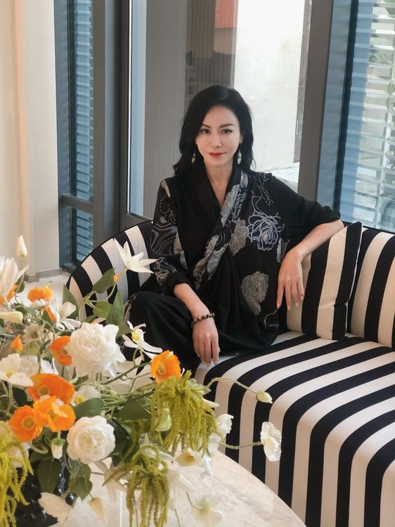 55歲美魔女「田麗」經常在網路上分享美照。翻攝《田小麗的台東生活》粉絲專頁