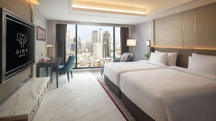 採用泰國皇家傳統風格打造的「曼谷艾拉酒店」，鄰近娜娜站的地理優勢相當便利。易遊網提供