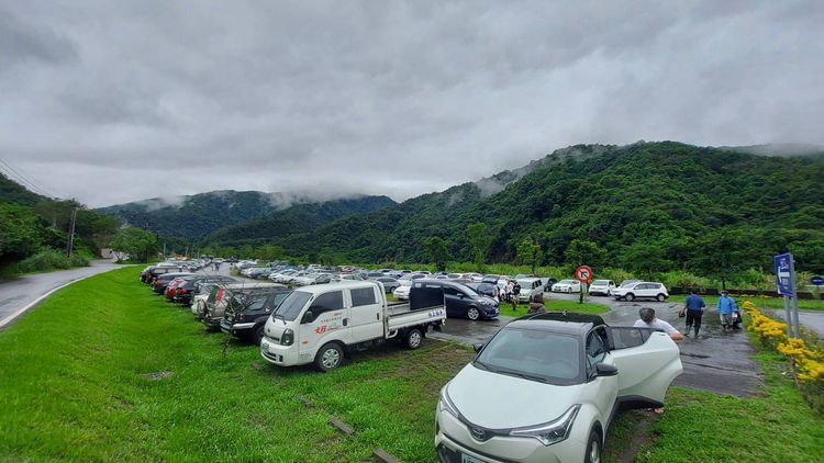 清水地熱園區則於10時45分啟動車流管制，採一出一進。讀者提供