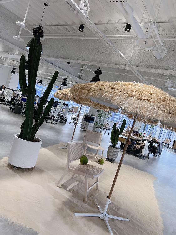 周品均公司超美。翻攝自周品均臉書