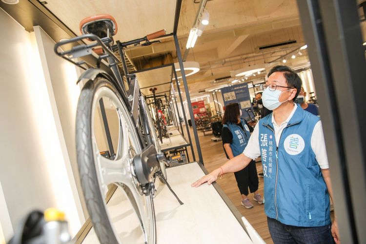 張善政的佛系打法，讓學者認為拉不開與綠營差距。資料畫面