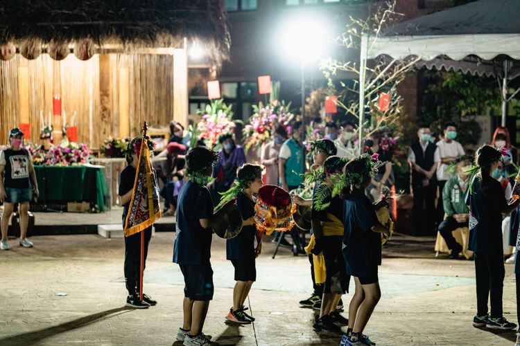 夜祭儀式大鼓陣迎賓。文化局提供