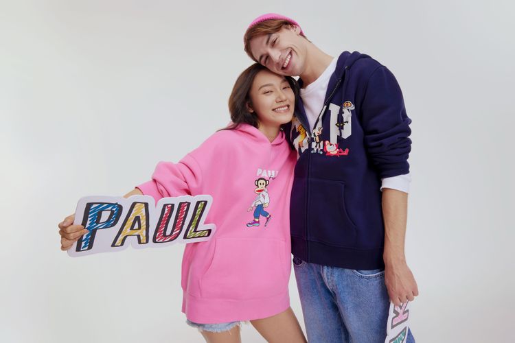 GAP聯名流行服飾品牌Paul Frank將其大嘴猴圖騰運用在GAP長賣的連帽T恤、外套上，增添俏皮感。品牌提供