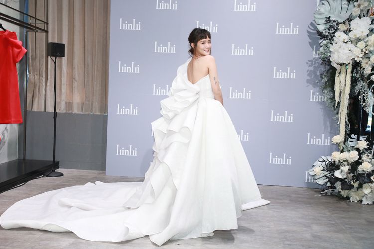 出席過不少典禮場合的王淨，演繹起禮服來格外得心應手。朱世閎攝