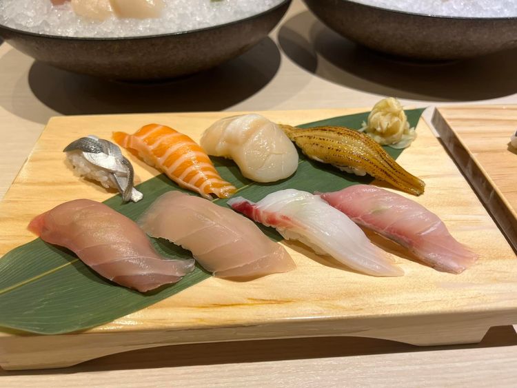 日料老闆分享自己的餐點。翻攝《爆怨公社》