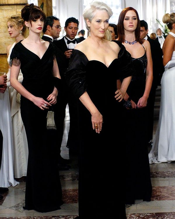 安海瑟薇（左）與影后梅莉史翠普演出的《穿著PRADA的惡魔》，是不少時尚迷心中的啟蒙電影。翻攝annehathaway IG