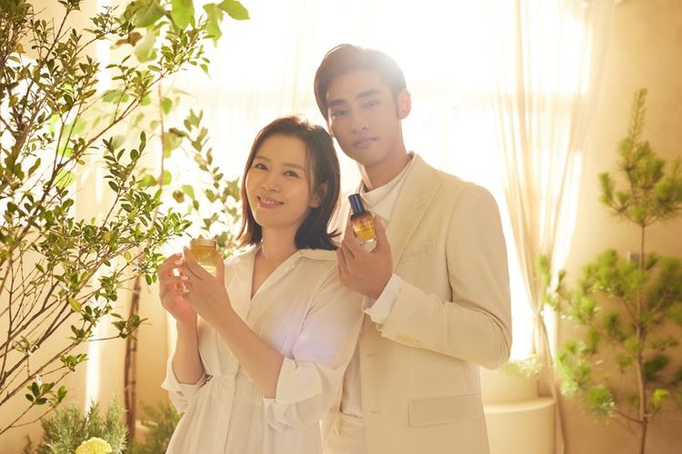 2人合體拍攝的廣告充滿新婚小夫妻的幸福感。品牌提供