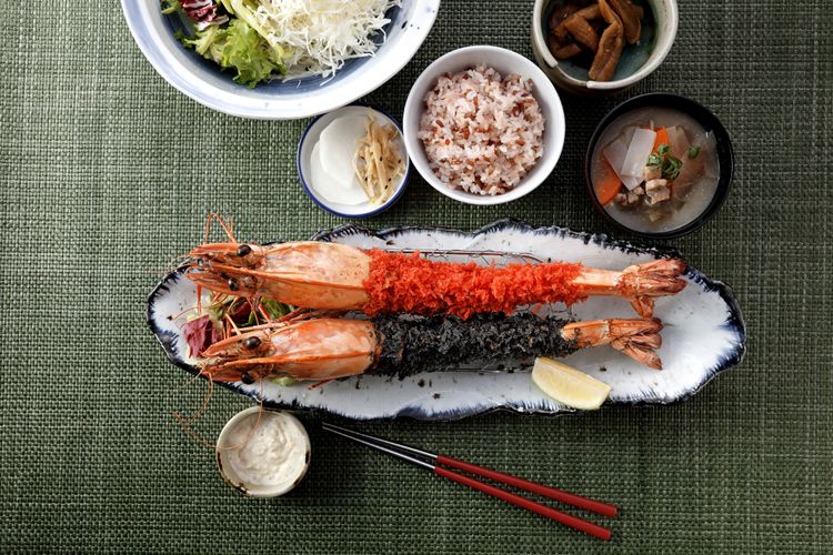 雙色巨無霸老虎蝦套餐1,280元。業者提供