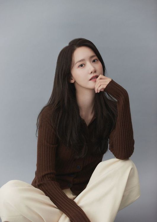 潤娥昨天宣傳《機密同盟2》受訪，談到與玄彬的感情戲，還提起孫藝真。翻攝SM娛樂