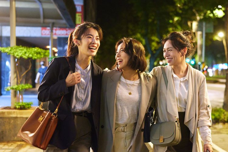 《台北女子圖鑑》閨蜜組夏于喬、林思宇助陣，與丁噹在MV裡飾演好姐妹。相信音樂提供