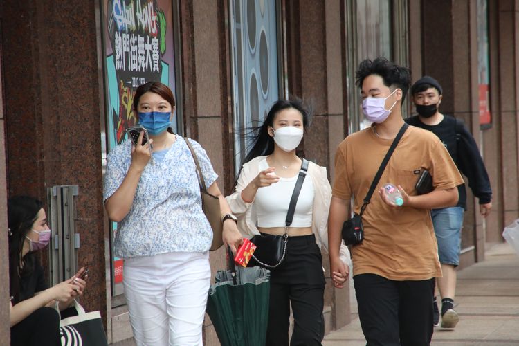 大家都很關心中秋假期天氣。資料照片