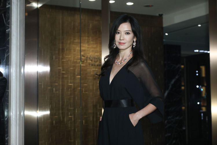林熙蕾自稱「很久沒戴這麼高級的珠寶」，更十分欣賞CINDY CHAO珠寶中蘊藏的建築之美及藝術性。鄭孟晃攝