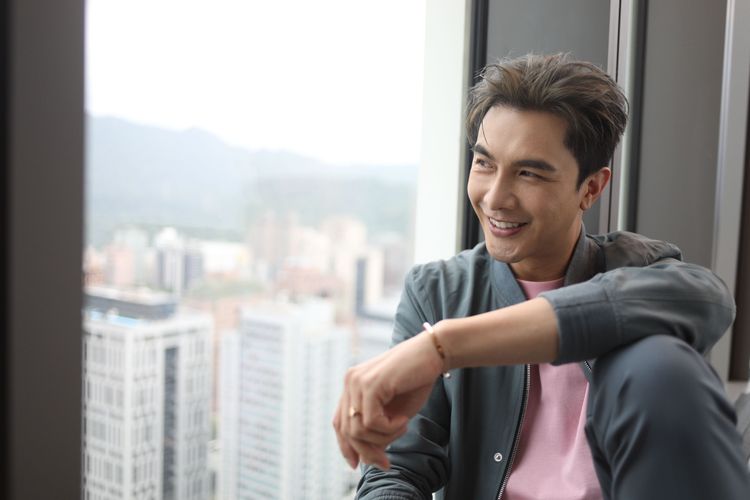 謝佳見認為要脫就讓全球的人看。陳明中攝