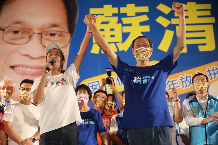 立委高金素梅大力支持蘇清泉。羅琦文攝