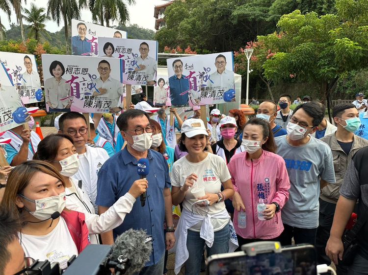 李四川今天下午陪同國民黨高雄市長參選人柯志恩觀音山。柯辦提供