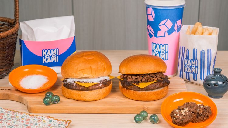 麻辣甜心系列─巧克力脆片堡（右）、蟻人專屬堡。阿神提供