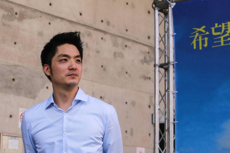 蔣萬安表示對於父親緋聞，家人之間沒有特別討論，但父母能理解「這選舉過程有各式各樣的交鋒」。引自蔣萬安臉書