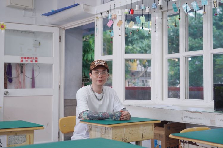 蕭秉治回到澎湖母校。相信提供