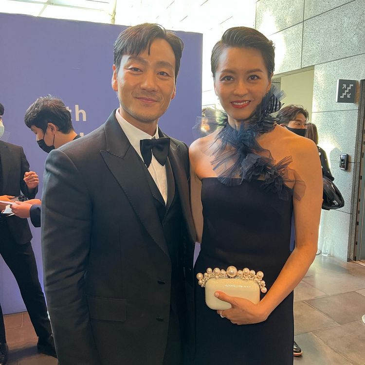 梁詠琪與韓星朴海秀合照。翻攝梁詠琪臉書