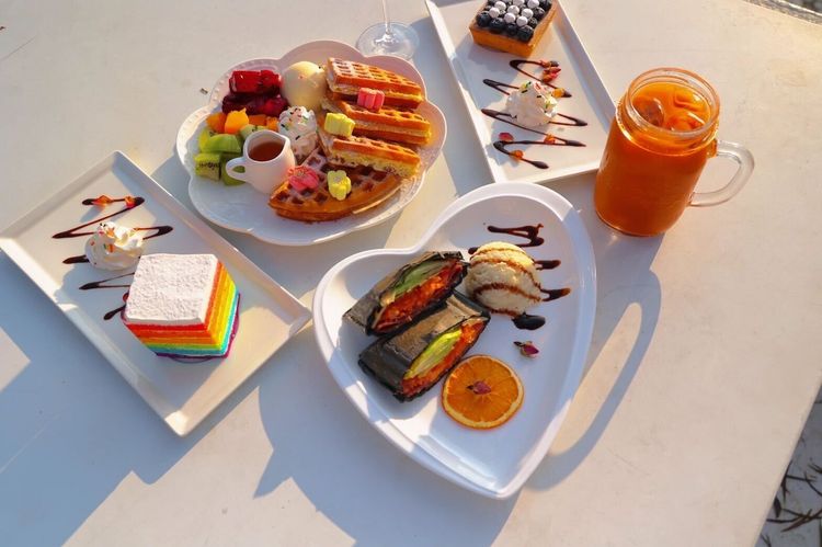 招牌菜色包括泰式套餐、松露野菇細扁麵、花蓮剝皮辣椒墨魚麵 、小鮮肉義大利麵等。業者提供