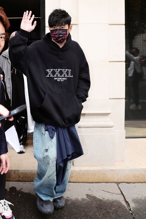 周杰倫還特赴BALENCIAGA高訂專賣店中參觀。品牌提供