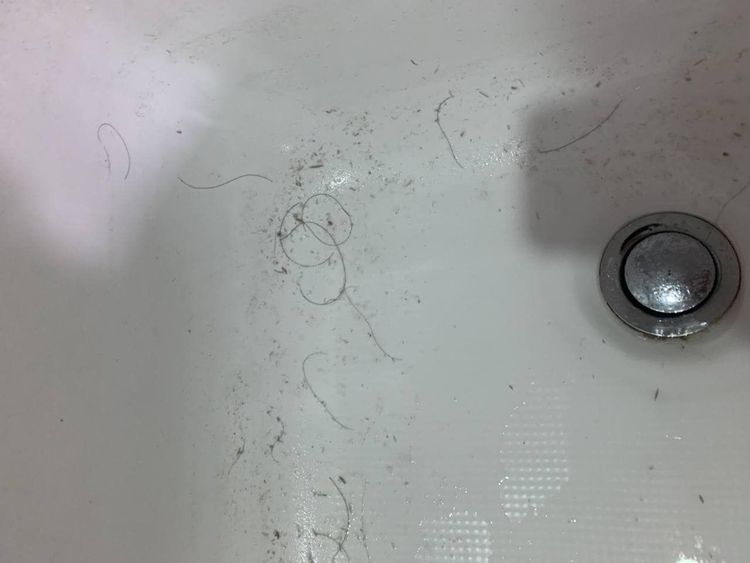 一個月沒洗澡，人夫洗完澡後浴缸超恐怖。翻攝自匿名2公社