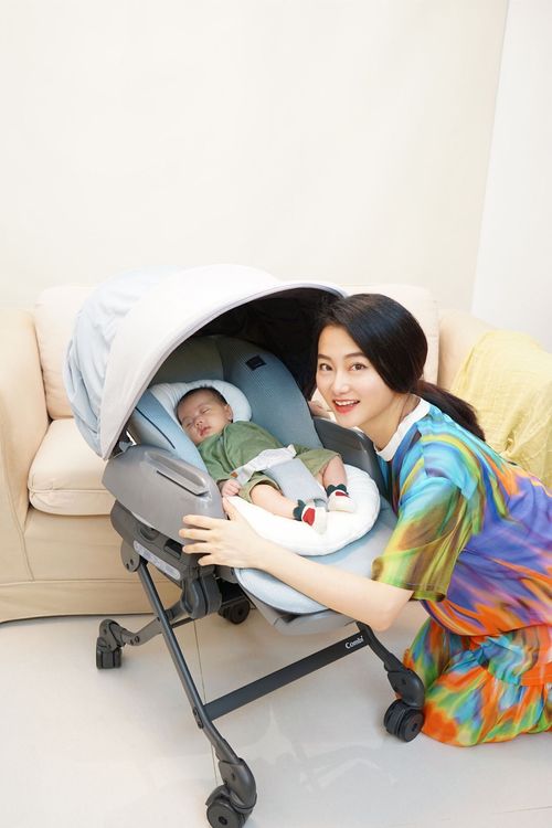 趙小僑與女兒「典典寶寶」上月底已從月子中心返家。翻攝趙小僑臉書