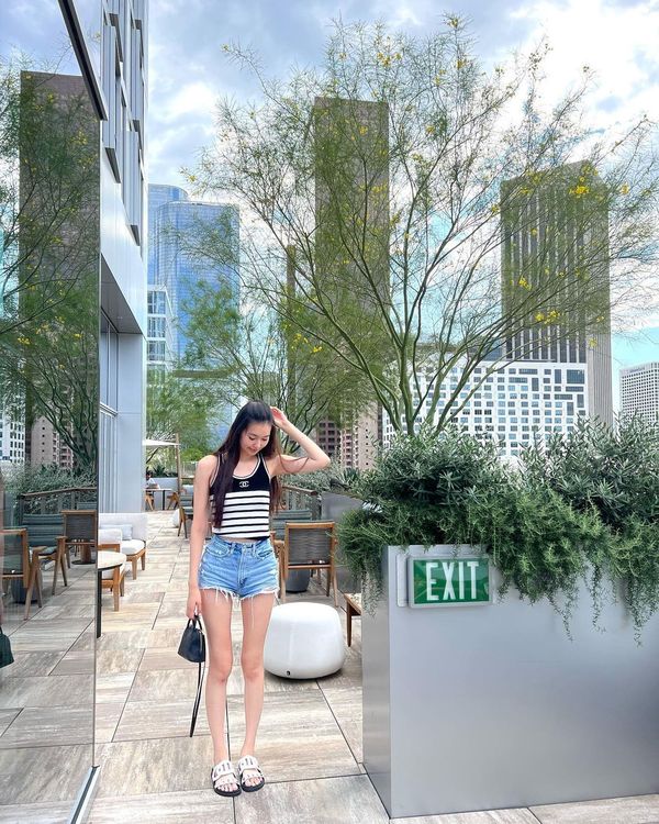 Tiffany時常分享在全世界吃喝玩樂的照片，「白富美」生活令人稱羨。翻攝tiff.tong IG