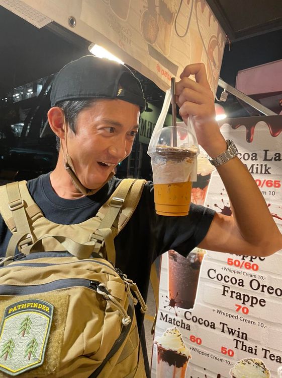 吳慷仁被邵雨薇形容反應很浮誇。翻攝吳慷仁臉書