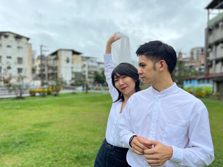 李淳（右）在臉書曬夫妻合影。翻攝自李淳臉書