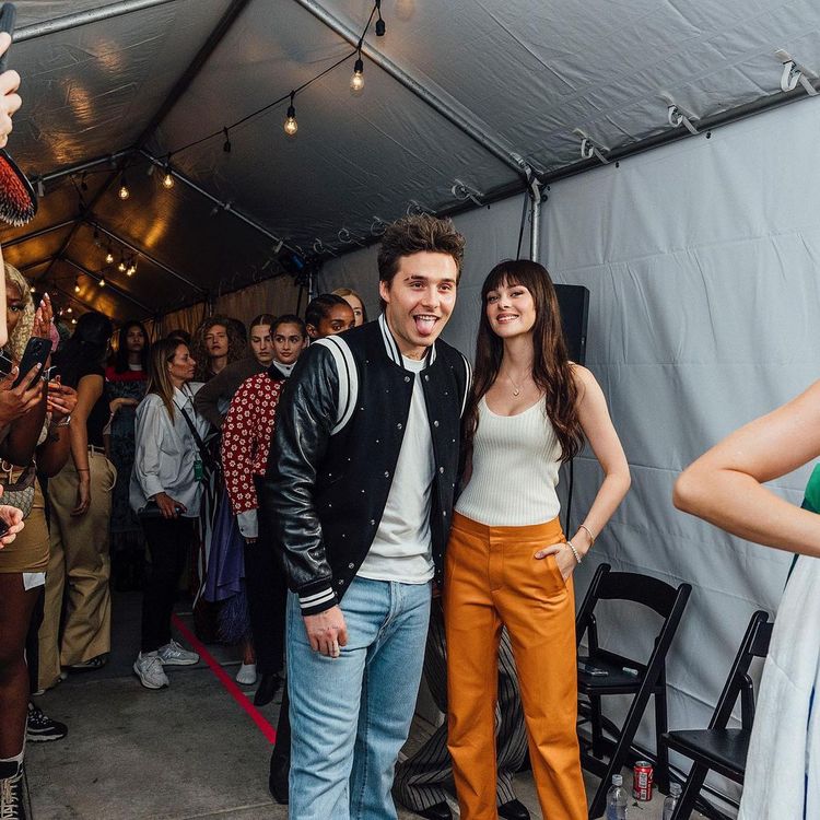 妮可拉與布魯克林受邀在紐約時裝周走秀。翻攝nicolaannepeltzbeckham ＩＧ