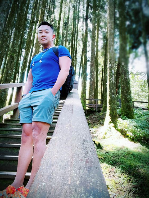 江俊翰沉浸在阿里山的寧靜。翻攝江俊翰臉書