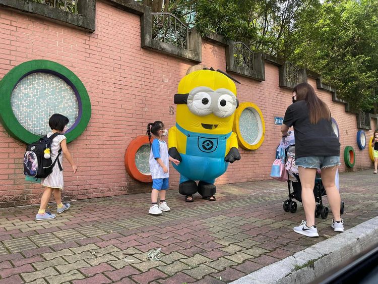 恐龍完變小小兵。翻攝自林口大家庭臉書