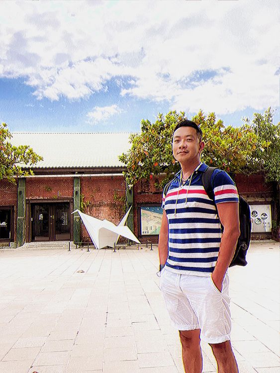 江俊翰走訪高雄駁二特區。翻攝江俊翰臉書