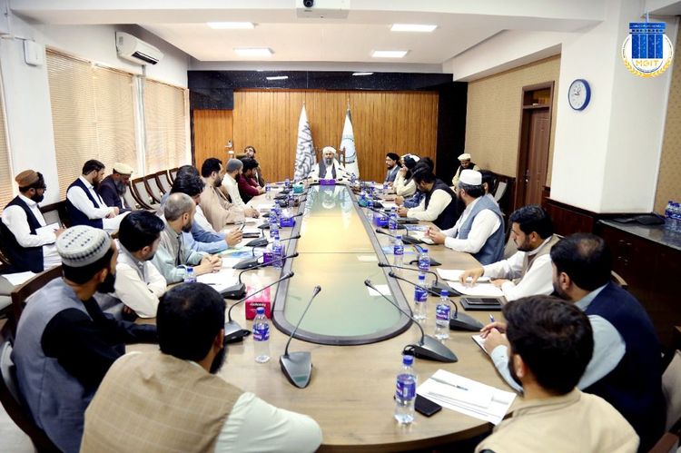  神學士政府開會決定禁止TikTok和《絕地求生M》。翻攝阿富汗通信通信及信息科技部FB