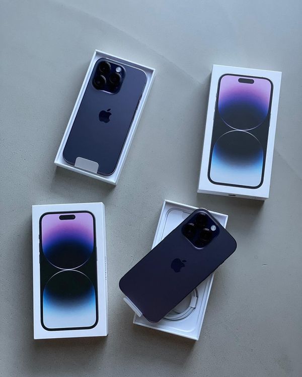 賀軍翔秀深紫色iPhone 14 Pro，網友羨慕：人帥真好！翻攝《賀軍翔》粉絲專頁