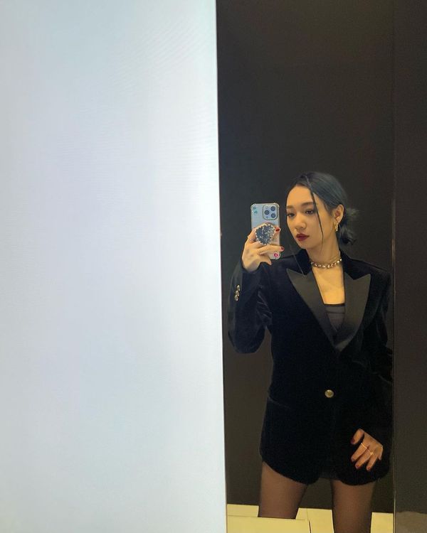 吳卓源日前現身TOM FORD美妝高雄漢神巨蛋新櫃位。翻攝juliawu94 IG