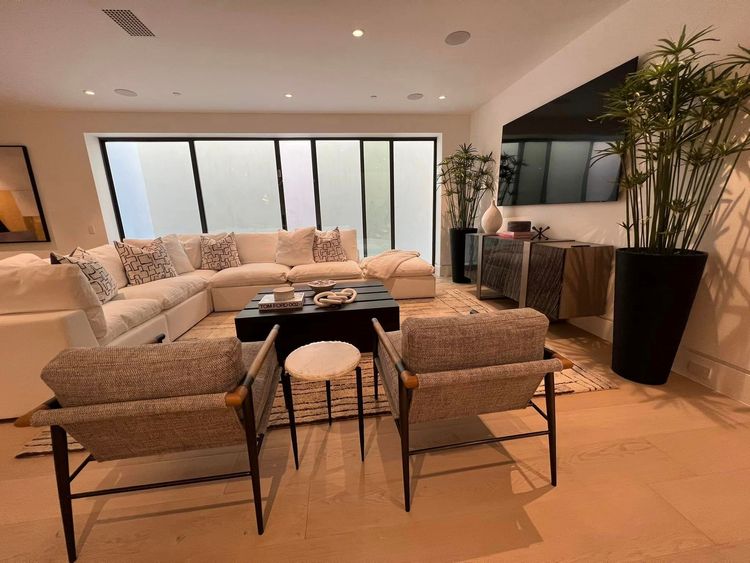 交誼廳。翻攝自御姊愛臉書