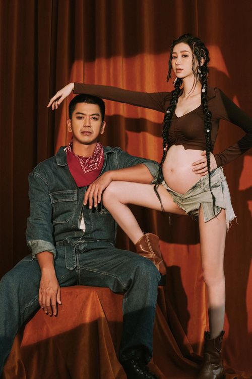 孕婦寫真照超有氣勢。翻攝潘逸安臉書