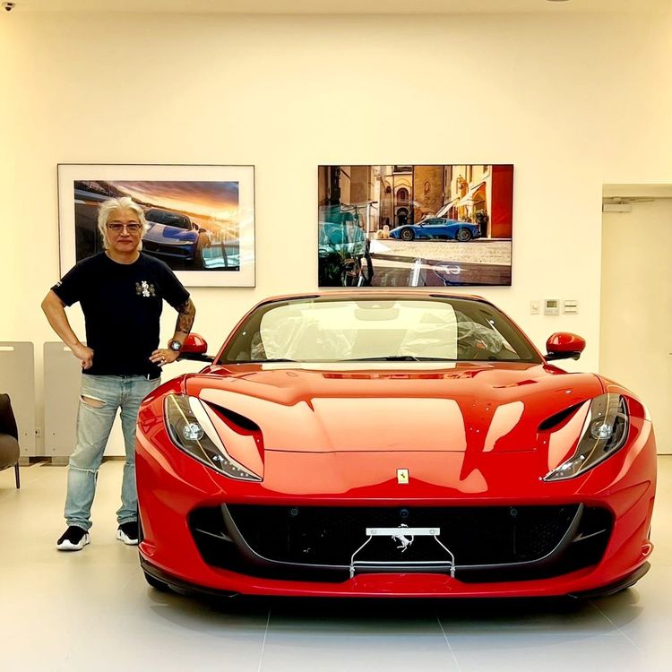 綽號將軍的鄭為元是國內知名超跑玩家。取自將軍Steven Cheng臉書