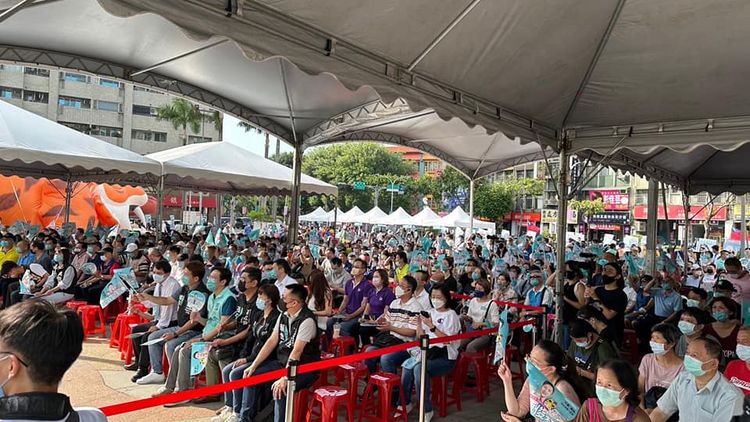 網友貼出人潮照。翻攝四叉貓臉書